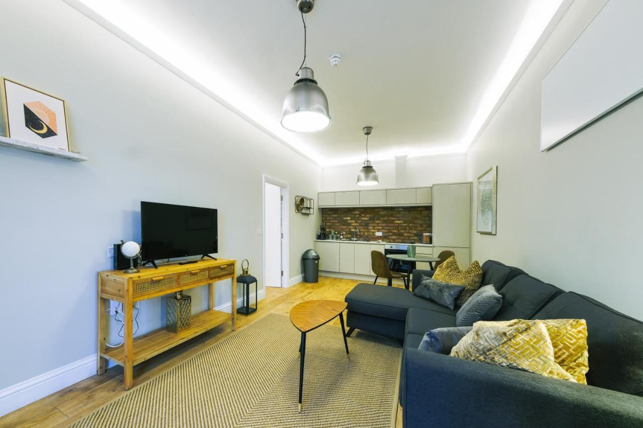 One Bedroom In Gloucester Road North