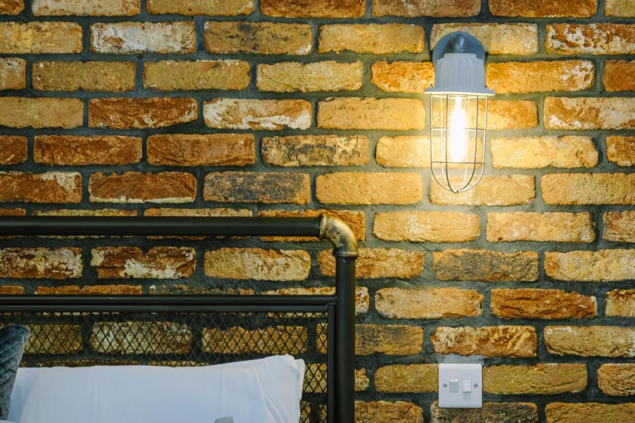 One Bedroom In Gloucester Road North