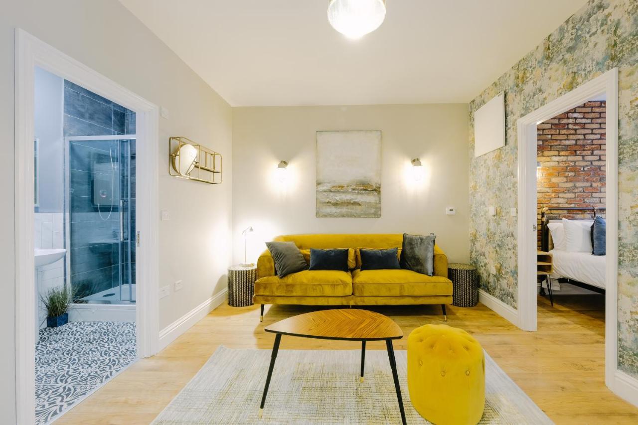 One Bedroom In Gloucester Road North Appartement